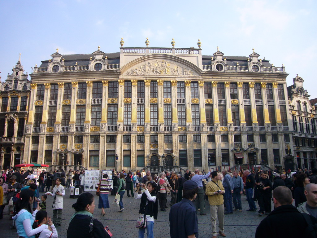 Buildings at the southeast side of the Grand-Place de Bruxelles square