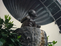 Fountain `Jeanneke Pis` at the Impasse de la Fidélité street