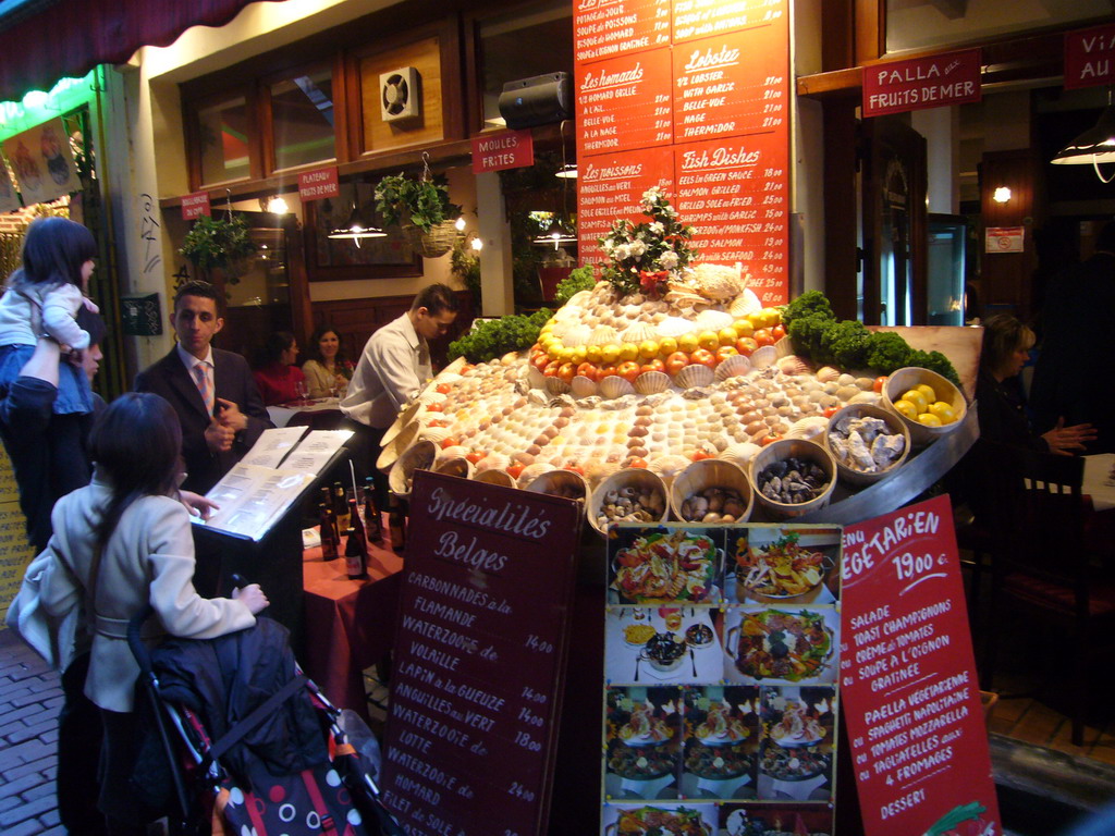 Restaurants in the Rue des Bouchers street