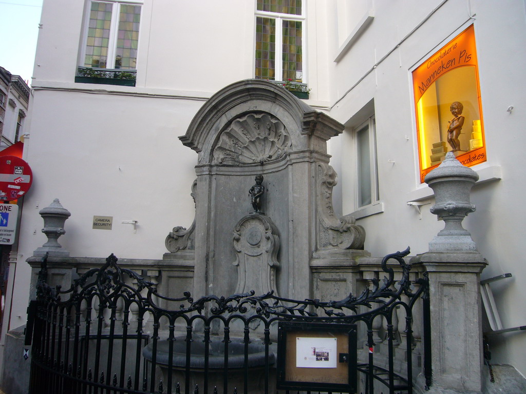 Fountain `Manneken Pis` at the crossing of the Rue de l`Étuve street and the Rue du Chêne street