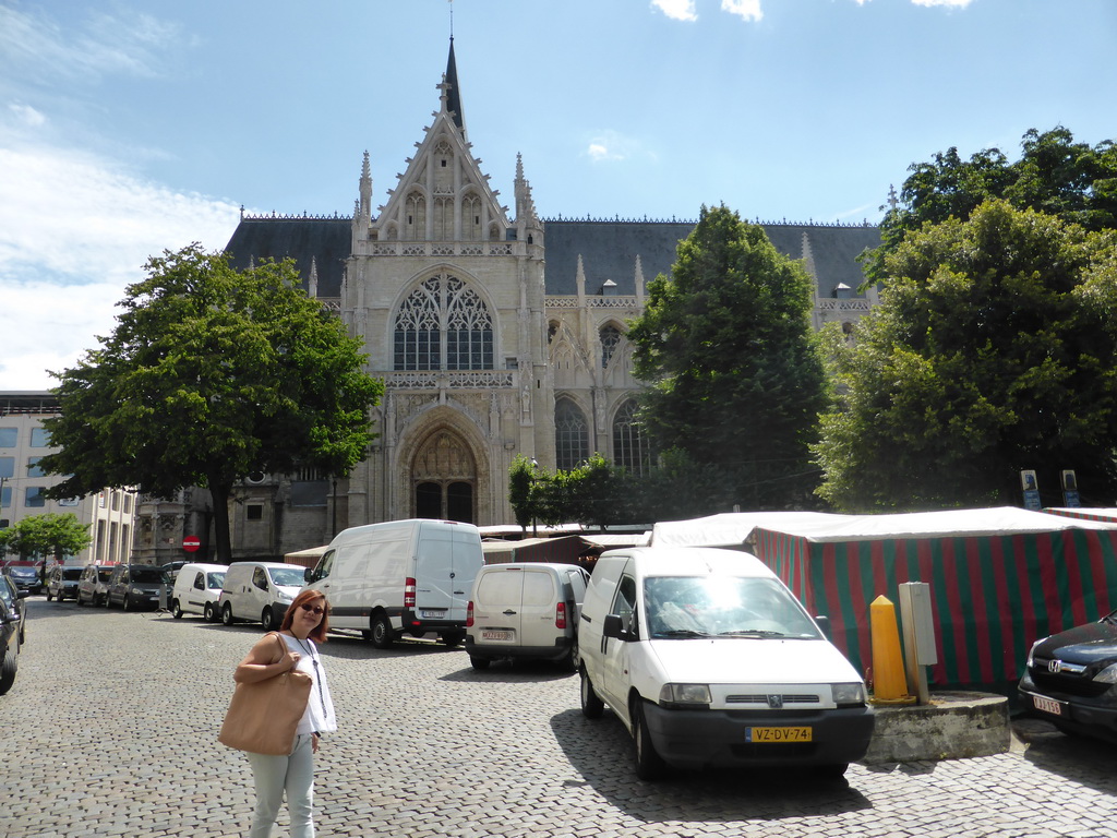 Miaomiao at the market at the Place du Grand Sablon square, and the Église Notre-Dame du Sablon church