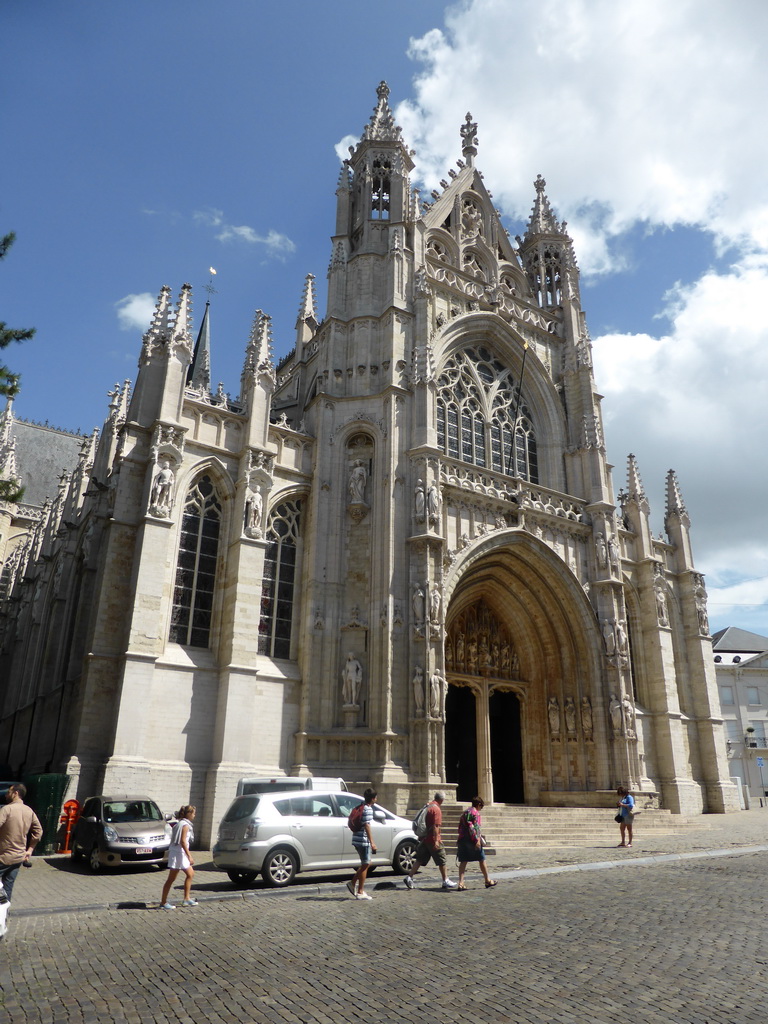 Front of the Église Notre-Dame du Sablon church at the Rue des Sablons street