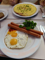 Brunch at the Au Vieux Saint-Martin restaurant at the Place du Grand Sablon square