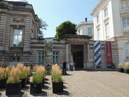 Front of the BELvue Museum at the Place des Palais square