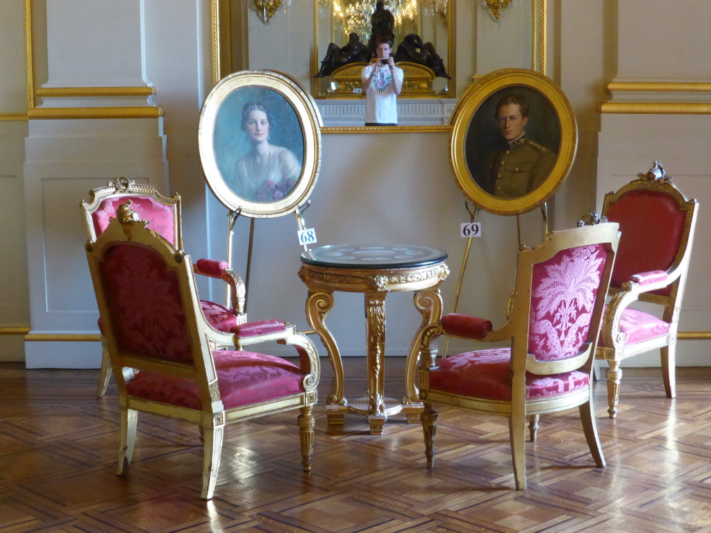 Tim in the Thinker Room of the Royal Palace of Brussels