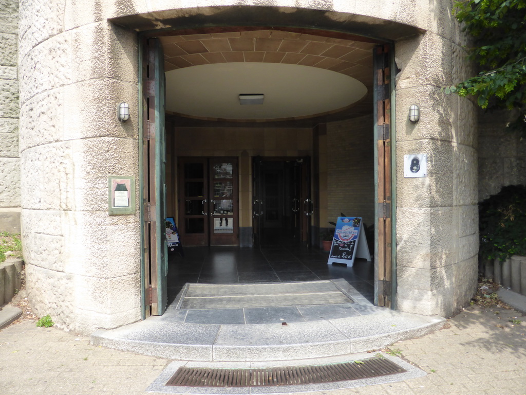 Entrance to the Le Basilic restaurant at the Basilique du Sacré-Coeur de Bruxelles church