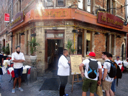 Front of the Le Bourgeois restaurant at the Rue des Bouchers street