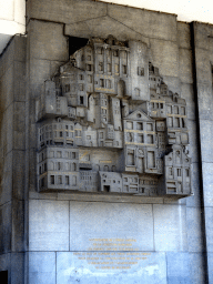 Relief at the Maison de la Dynastie building at the Cantersteen street