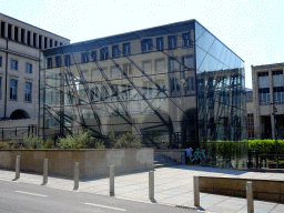 Glass building at the Mont des Arts hill