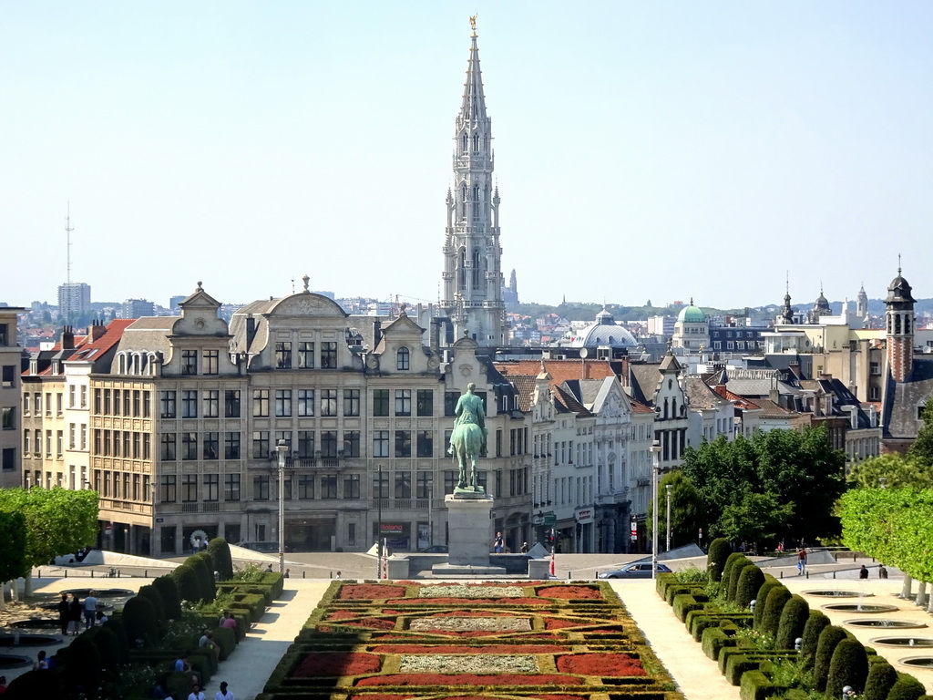 The Mont des Arts hill with the Equestrian statue of King Albert I, and the tower of the Town Hall