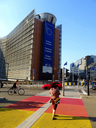 Miaomiao and Max in front of the Berlaymont building of the European Commission at the Schuman Roundabout