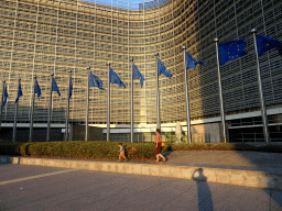 Miaomiao and Max in front of the Berlaymont building of the European Commission at the Boulevard Charlemagne
