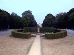 Bust of Robert Schuman and the front of the Arcade du Cinquantenaire arch at the Cinquantenaire Park, by night