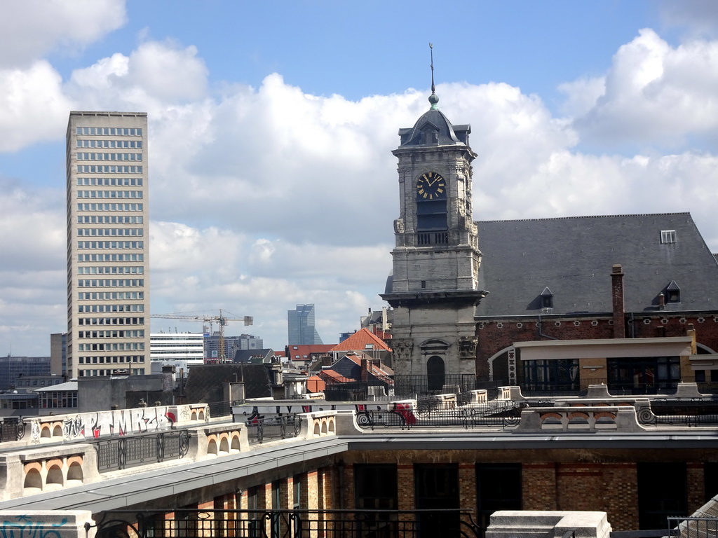 The city center with the Sablon Tower and the Église Saint-Jean-et-Étienne-aux-Minimes church, viewed from the Place Poelaert square