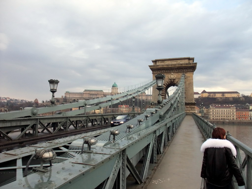 Miaomiao at the Széchenyi Chain Bridge over the Danube river and the Buda Castle