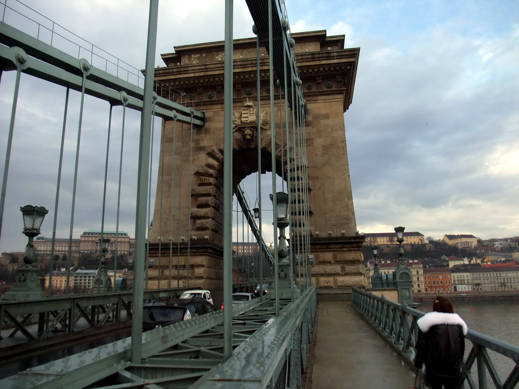 Miaomiao at the Széchenyi Chain Bridge over the Danube river and the Buda Castle