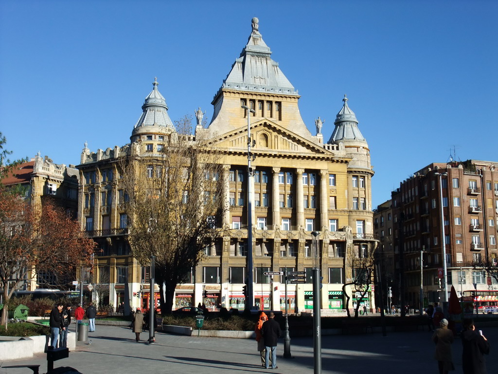 Anker Palace at Deák Ferenc Tér square