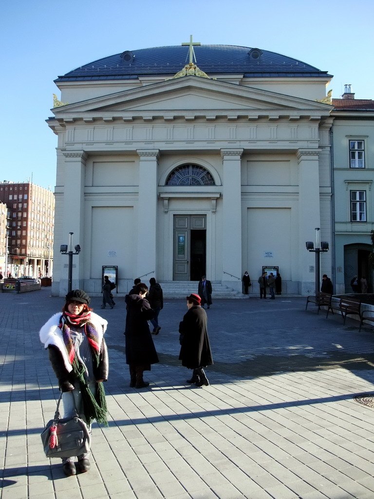 Miaomiao at the Evangelical Church on Deák square (Deák Téri Evangélikus Templom)