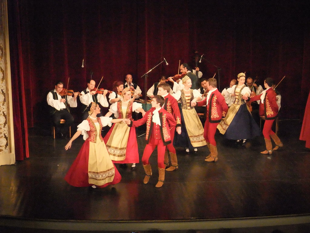 Dancers and musicians giving a concert in the Danube Palace