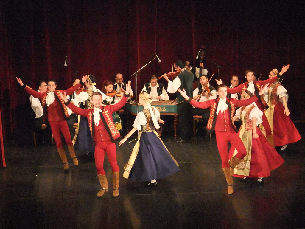 Dancers and musicians giving a concert in the Danube Palace