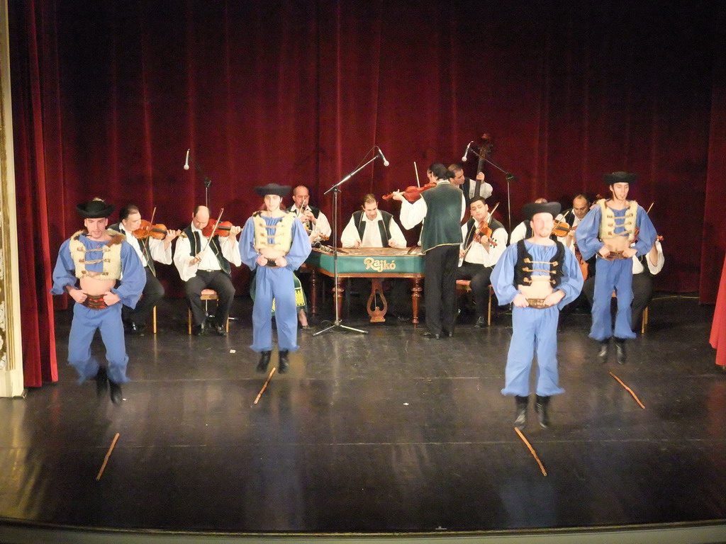 Dancers and musicians giving a concert in the Danube Palace