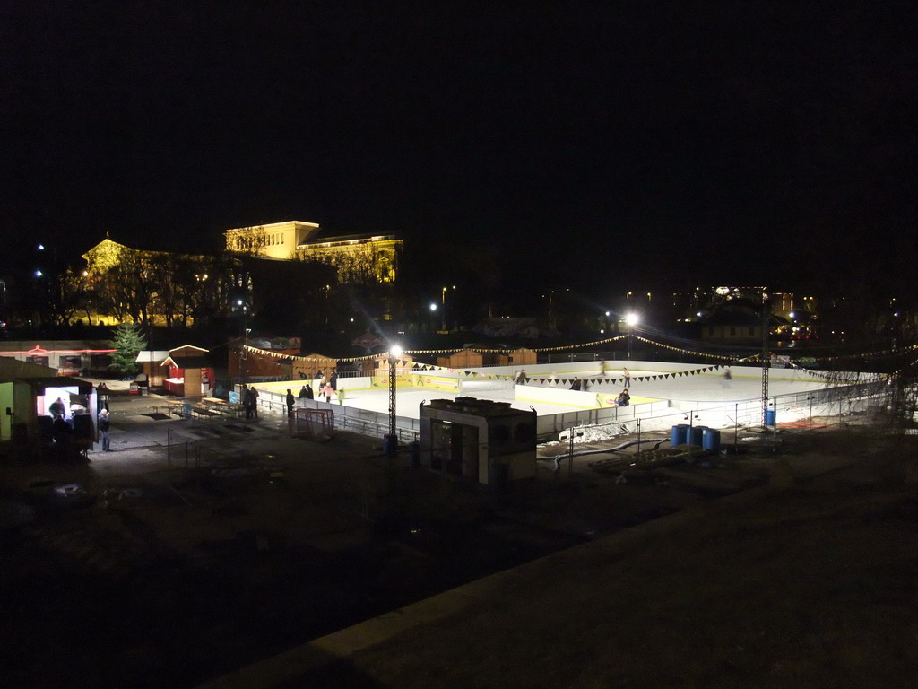 Ice skating rank in the Városliget park and the Museum of Fine Arts (Szépmuvészeti Múzeum), by night