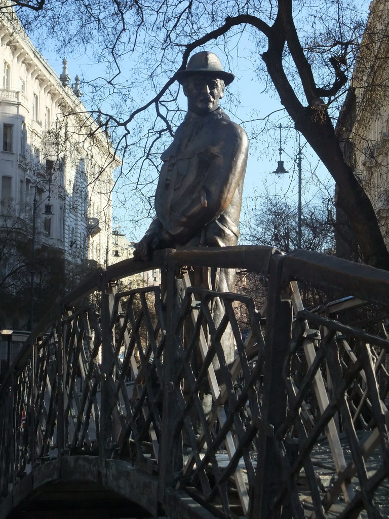 Statue of Imre Nagy at Vértanúk Tér square