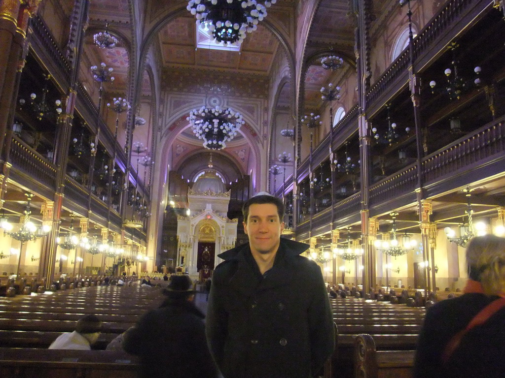 Tim in the Dohány Street Synagogue