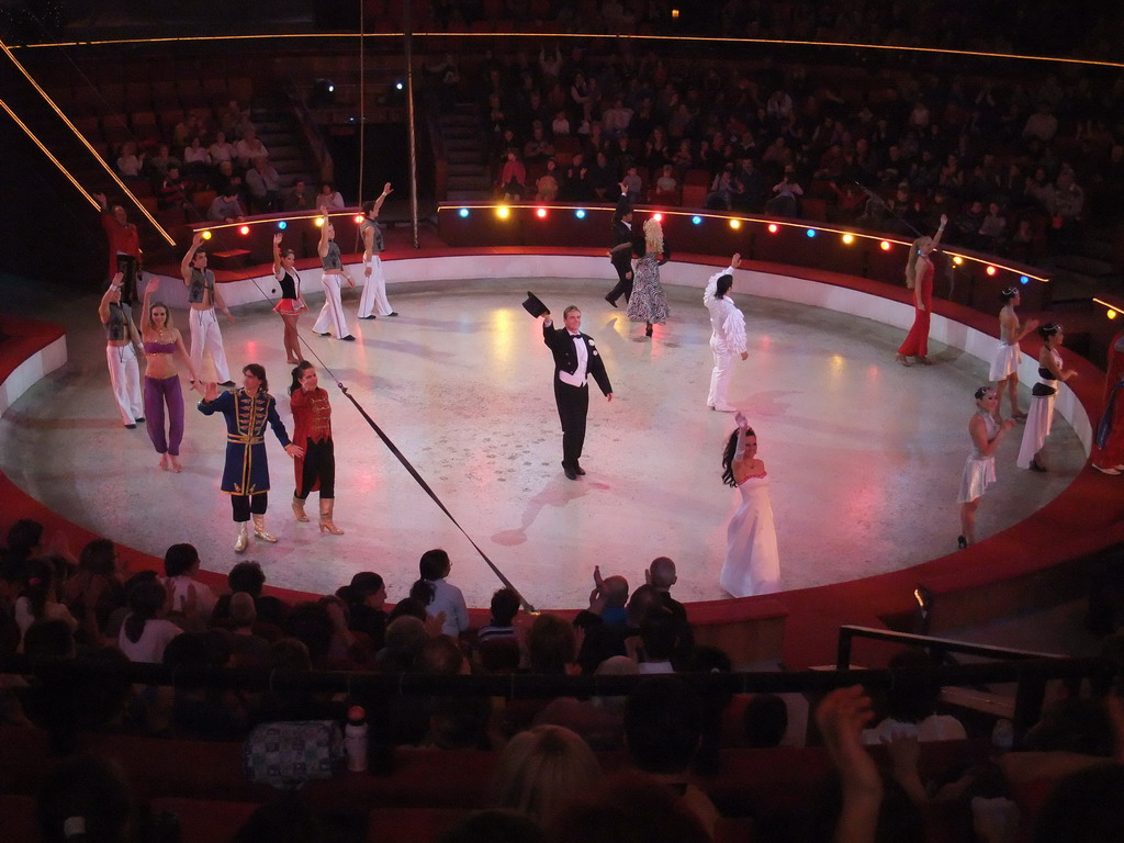 Goodbye of circus artists in the Budapest Circus