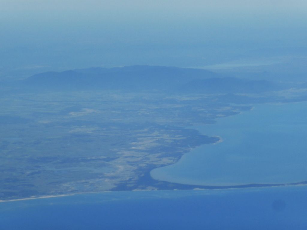 Cape Bowling Green and the Bowling Green Bay National Park, viewed from the airplane from Brisbane