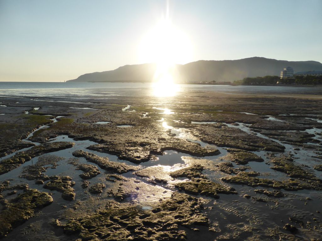 Trinity Bay during ebb, viewed from the Cairns Esplanade