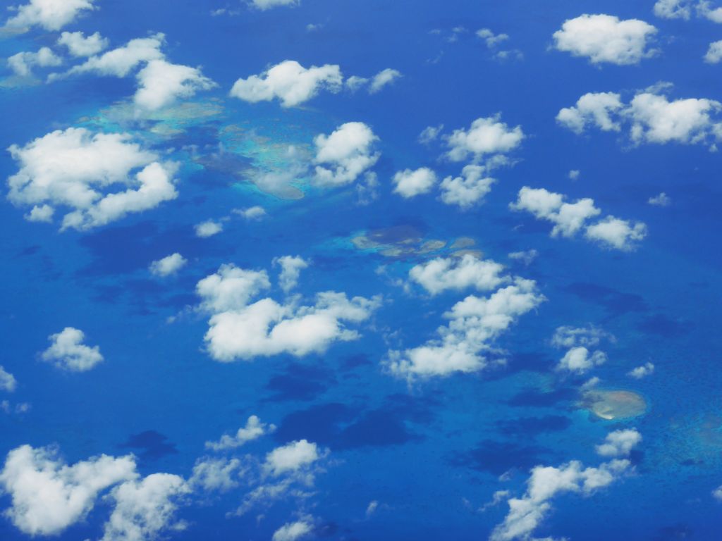 The southwest part of the Otter Reef of the Great Barrier Reef, viewed from the airplane to Sydney