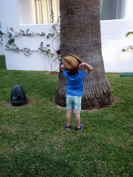 Max playing with a hat at the Prinsotel Alba Hotel Apartamentos