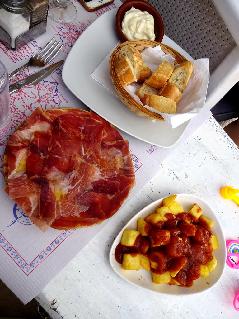 Lunch at the Heladería Torreón restaurant at the Cala Gran beach