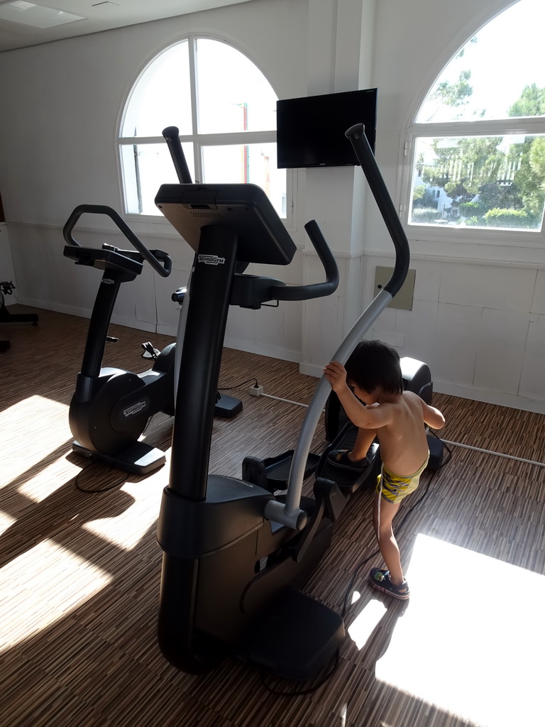 Max at the fitness room at the Prinsotel Alba Hotel Apartamentos