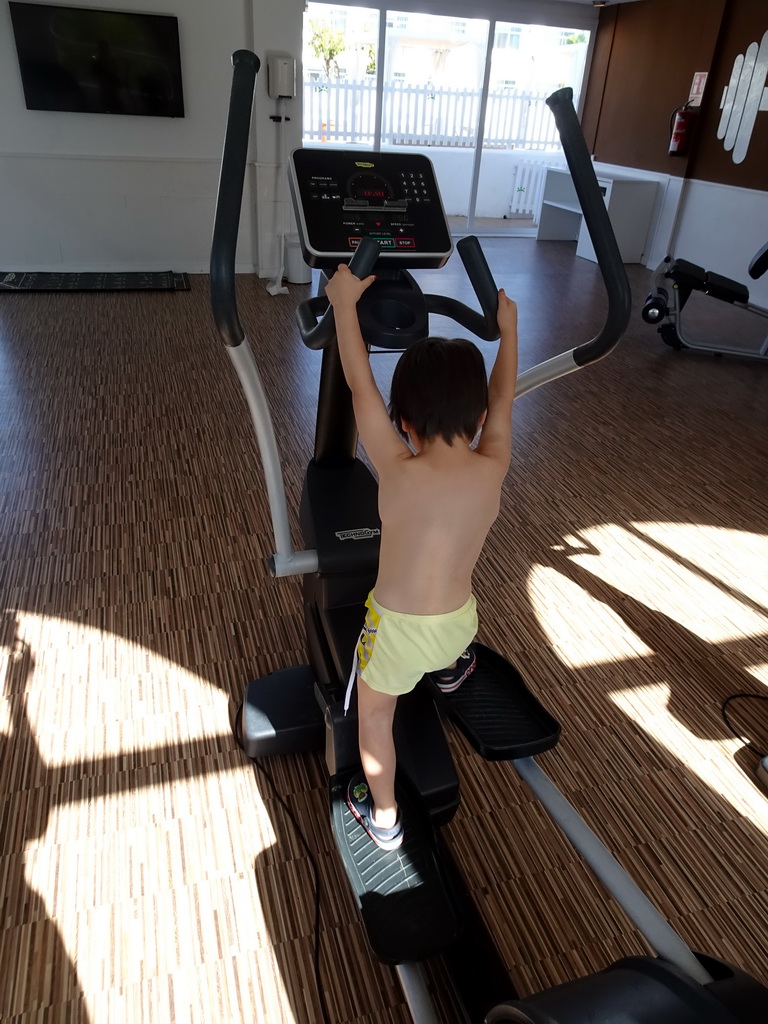 Max at the fitness room at the Prinsotel Alba Hotel Apartamentos