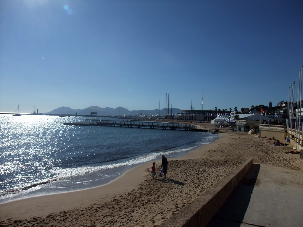 Beach at the Boulevard de la Croisette and the Palais des Festivals et des Congrès