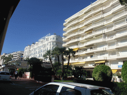 The Agence Résidence Croisette and the Hôtel Martinez at the Boulevard de la Croisette, viewed from the Cannes tourist train