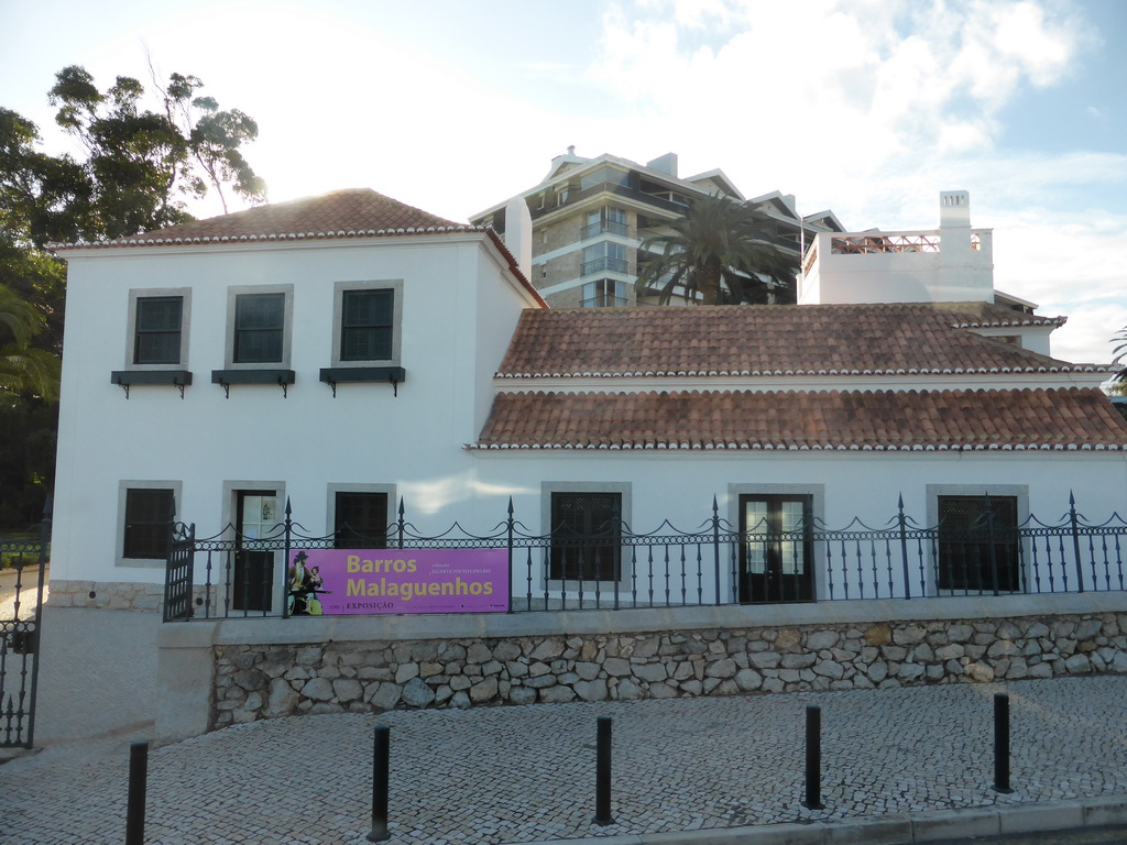 House at the Avenida Rei Humberto II de Itália avenue, viewed from the bus from Sintra