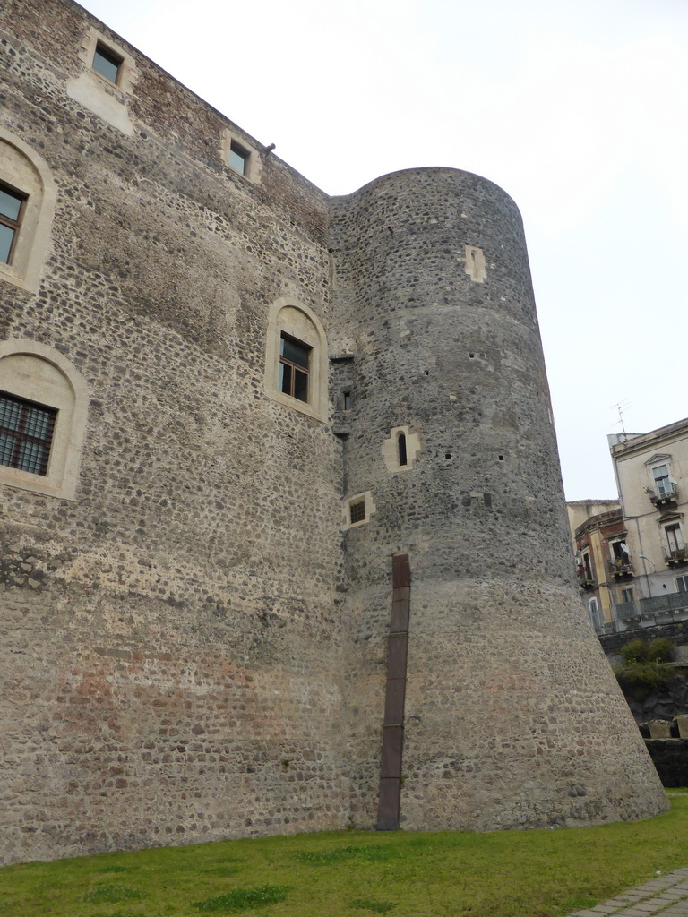 Southeast side of the Castello Ursino castle and its moat