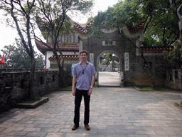 Tim at the entrance gate to Tianxin Pavilion