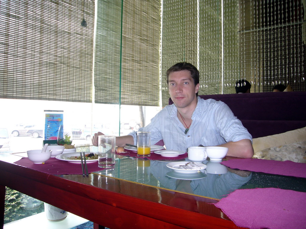 Tim having breakfast in Lotus Huatian Hotel Changsha