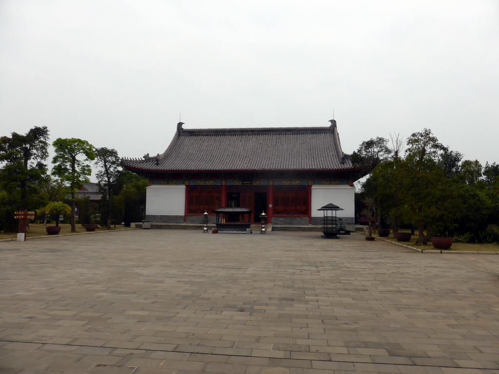 Front hall and front square of the Yongqing Temple