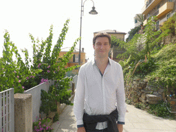 Tim at the Via Telemaco Signorini street at Riomaggiore