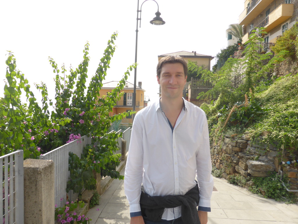 Tim at the Via Telemaco Signorini street at Riomaggiore