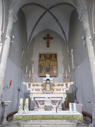 Apse and altar of the Chiesa di San Lorenzo church at Manarola