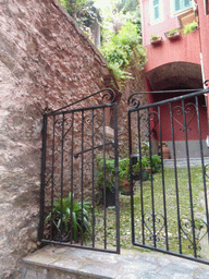 Gate of a house at the Via Rolandi street at Manarola