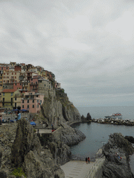 Manarola and its harbour, viewed from the Via dei Giovani path to Corniglia