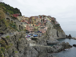 Manarola and its harbour, viewed from the Via dei Giovani path to Corniglia