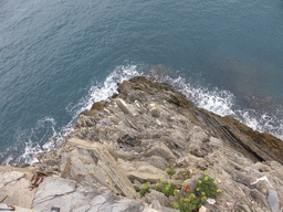 Cliff under the Via dei Giovani path from Manarola to Corniglia